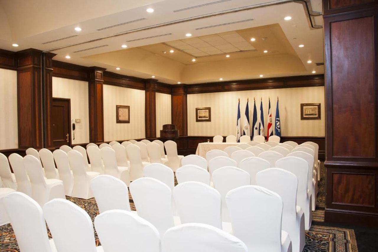 Hilton Princess סן פדרו סולה מראה חיצוני תמונה
