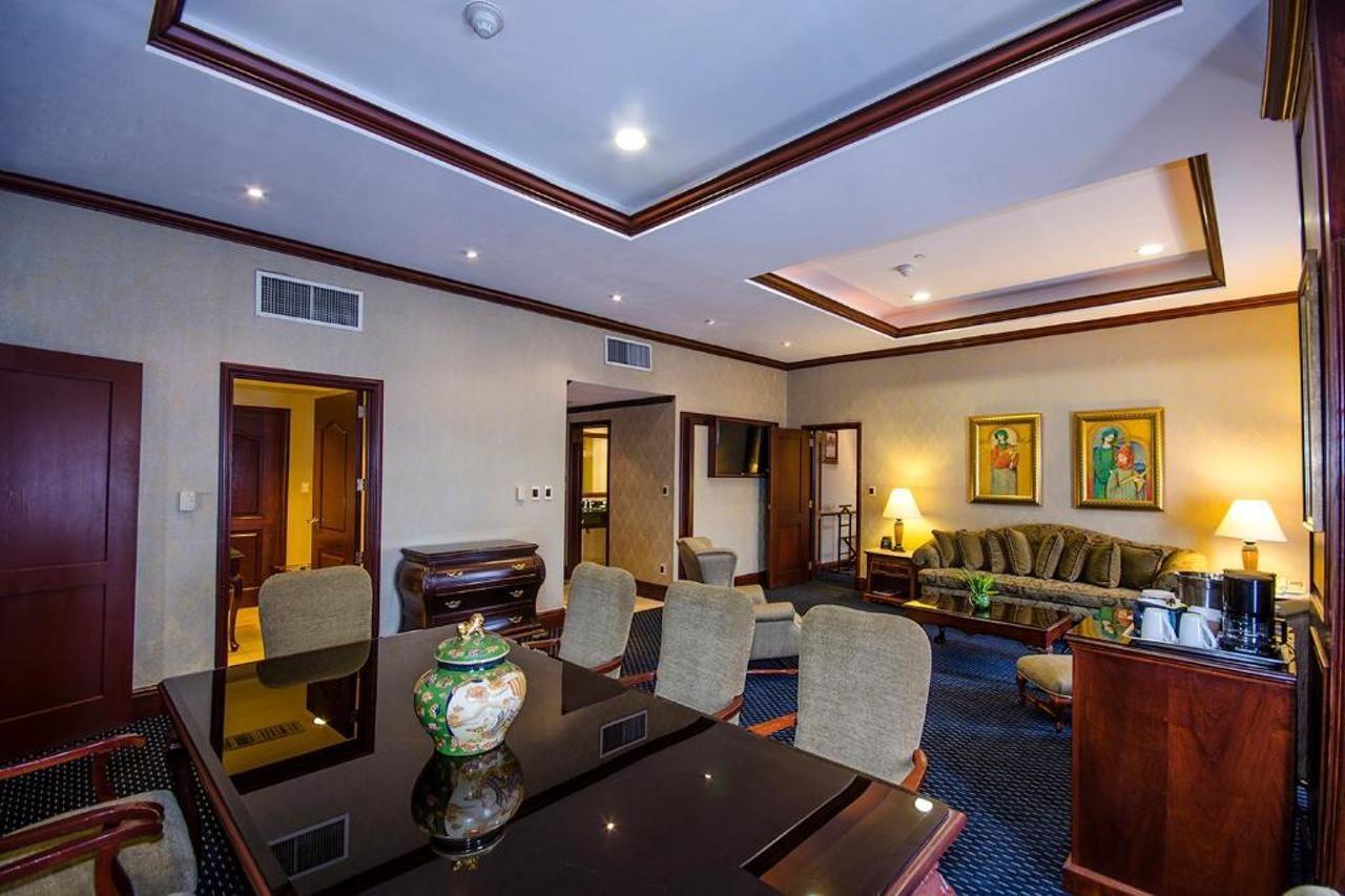 Hilton Princess סן פדרו סולה מראה חיצוני תמונה