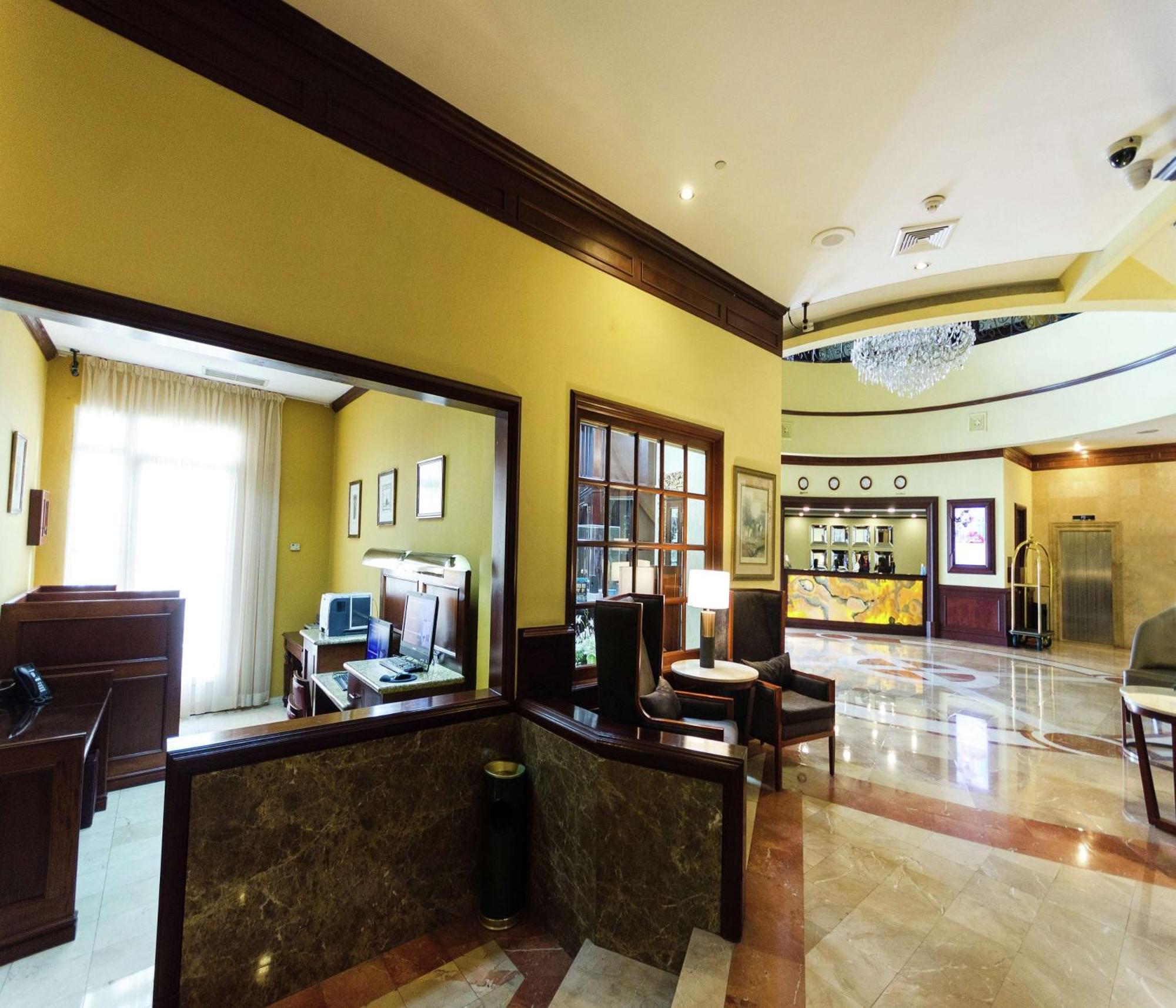 Hilton Princess סן פדרו סולה מראה חיצוני תמונה