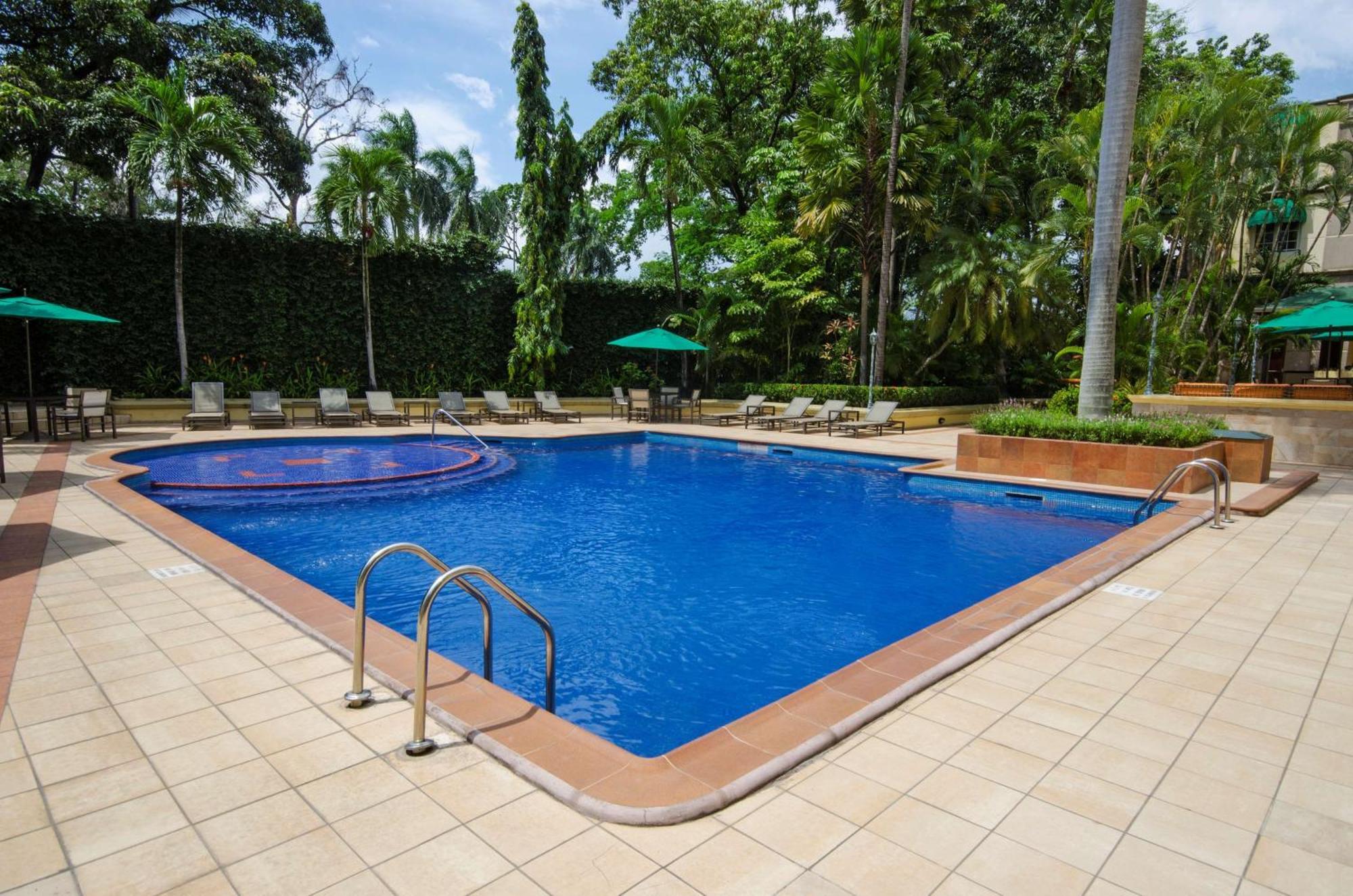 Hilton Princess סן פדרו סולה מראה חיצוני תמונה