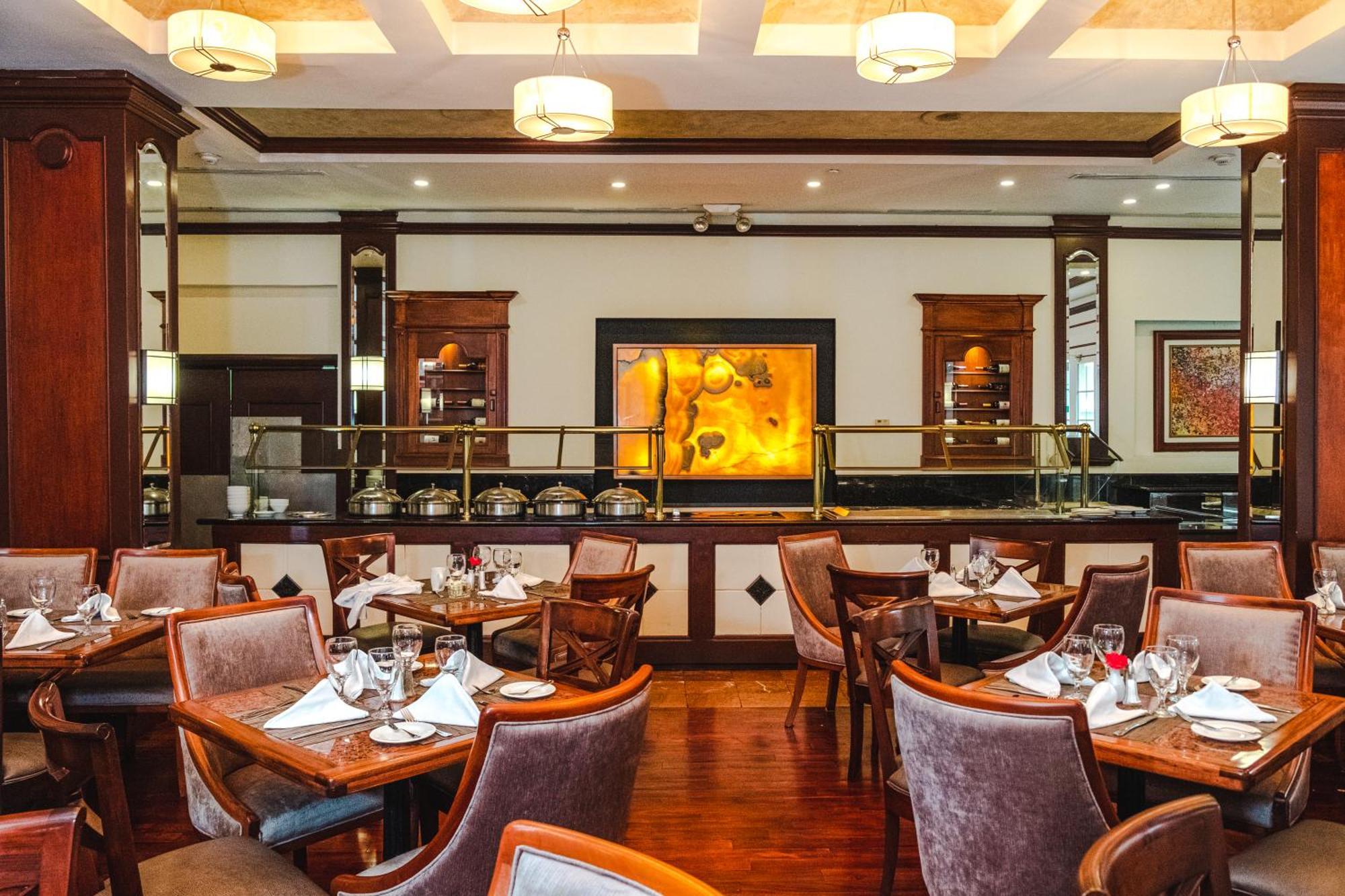 Hilton Princess סן פדרו סולה מראה חיצוני תמונה